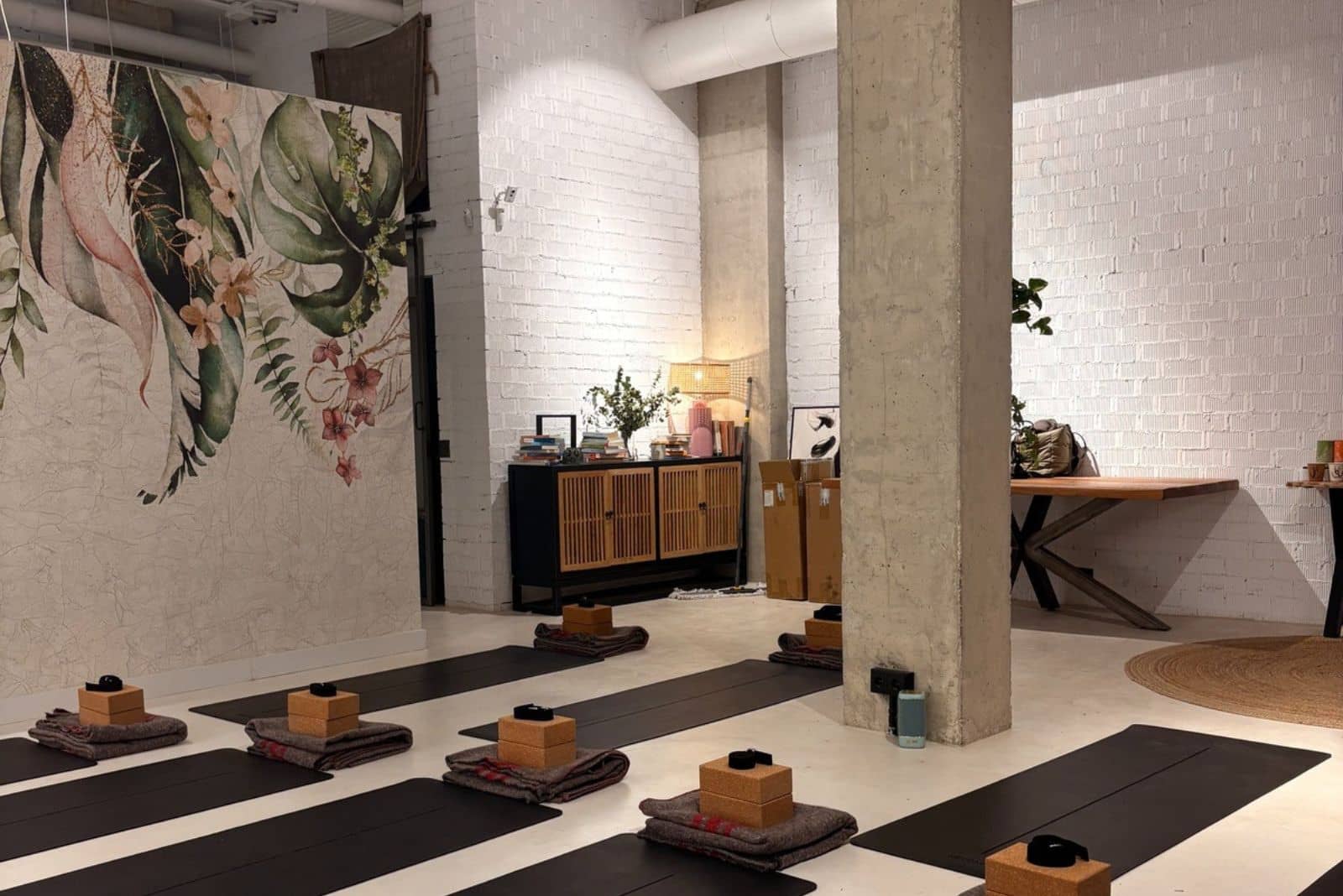 hatha-yoga-yoga-en-alicante-estudio-blink